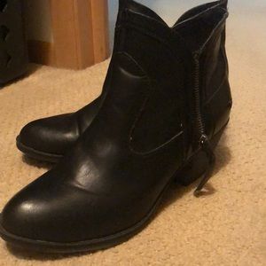Rocket Dog side zip booties